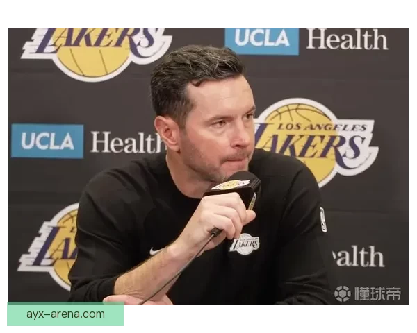 詹姆斯转型背后揭秘 雷迪克与他深度对话促使球权减少